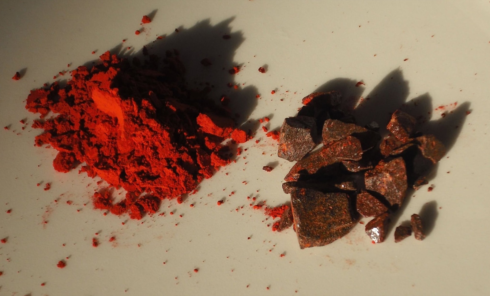 Dragon's blood, powdered and in lump